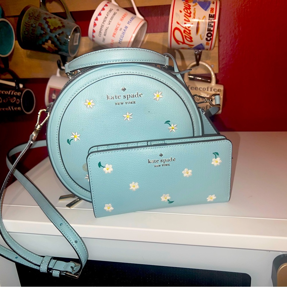 Kate Spade Daisy canteen bag with matching wallet